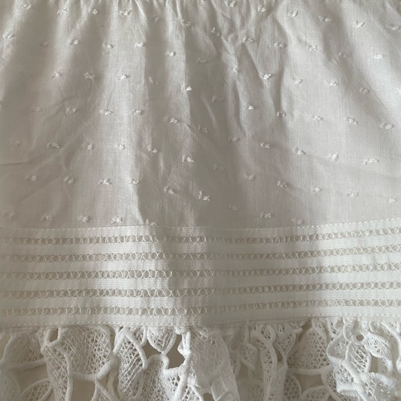 New Gorgeous Detailed White Lace Mini Skirt - Picture 6 of 7
